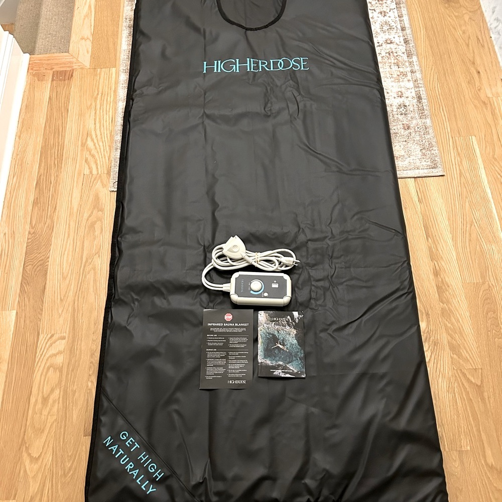 Higherdose infrared sauna blanket. Open box, new, unused